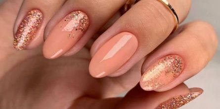 Trendy nehty pro rok 2024 s barvou roku 