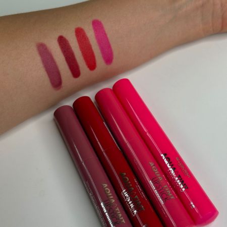 Deborah Milano voděodolná rtěnka Aqua Tint, 2,5g