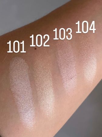 Topface zapečený pudrový rozjasňovač Rich Touch, 6g