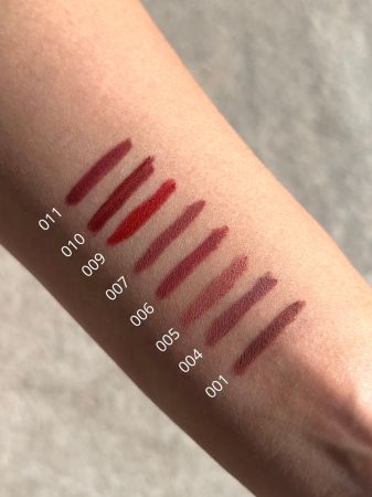 Topface vysouvací tužka na rty s ořezávátkem, 0,29g