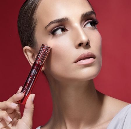 Deborah Milano řasenka s kyselinou hyaluronovou Like a Pro, 13 ml