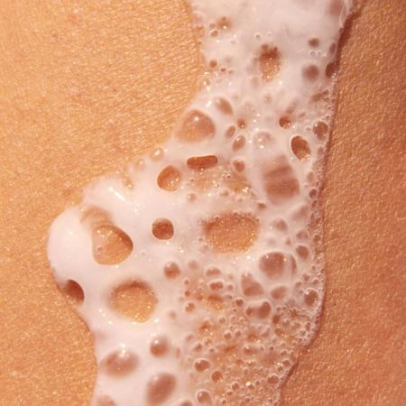 Fler třpytivá osvěžující pěna na tělo s šumivým efektem Fresh Glow, 150ml