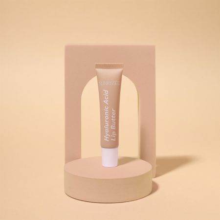 Sunkissed vyživující balzám na rty s kyselinou hyaluronovou a bambuckým máslem Lip Butter, 13ml