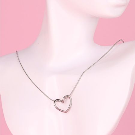 Náhrdelník se srdíčkem Stainless Steel - stříbrný