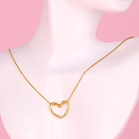 Náhrdelník se srdíčkem Stainless Steel - zlatý