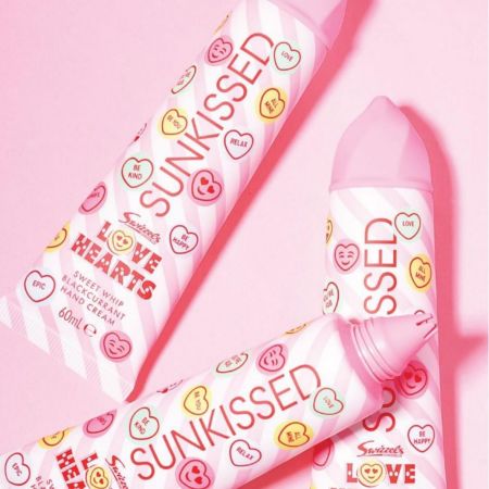 Sunkissed krém na ruce Love Hearts Sweet Whip Hand Cream, Blackcurrant, 60ml