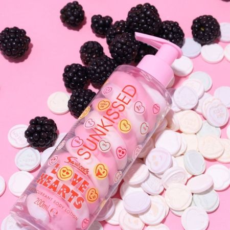 Sunkissed tělový krém Love Hearts Body Lotion, Blackcurrant, 200ml