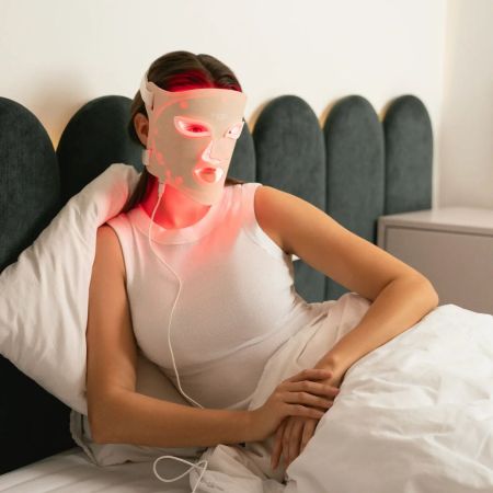 Eggo profesionální LED maska pro obnovu pleti Ilumi Pro LED