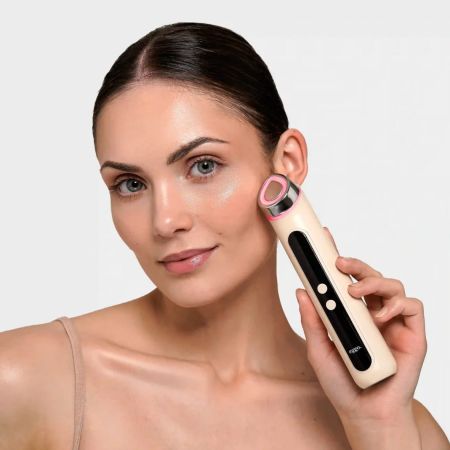 Eggo přístroj 7v1 pro domácí pokročilou péči o obličej Revive Pro: Skin Booster