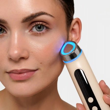 Eggo přístroj 7v1 pro domácí pokročilou péči o obličej Revive Pro: Skin Booster