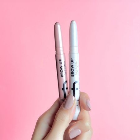 Flormar rozjasňující třpytivá tužka na obočí Brow Up, 1.4g