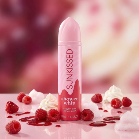 Sunkissed šlehačková sprchová pěna Shower Whip Raspberry Ripple, 250ml